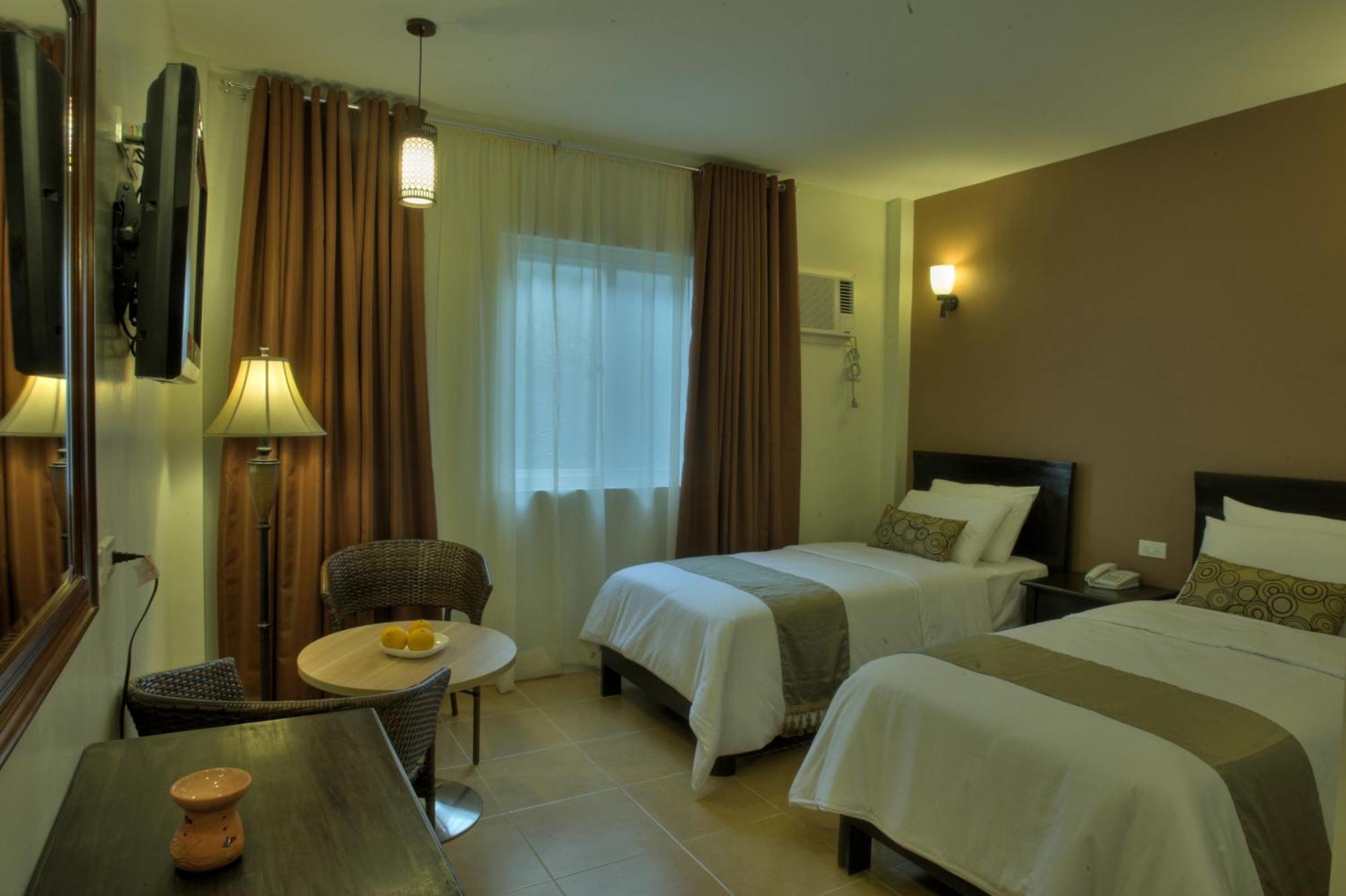 Tagaytay Wingate Manor Hotel Tagaytay City Exterior photo