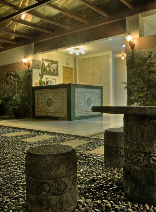 Tagaytay Wingate Manor Hotel Tagaytay City Exterior photo
